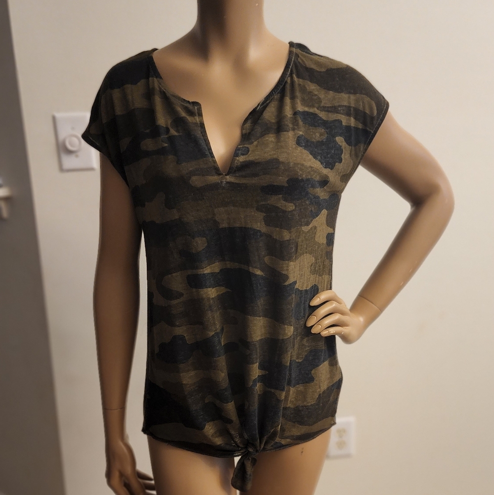 Camo tie front tshirt lucky brand size small